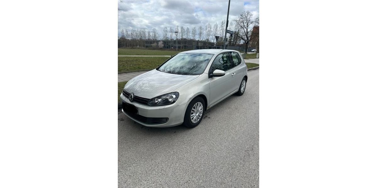 VW Golf 115.000 km 5.250 &euro; München 81245