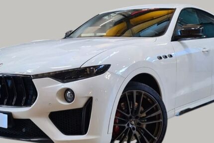 Maserati Levante 19.000 km 90.700 &euro; München 80939