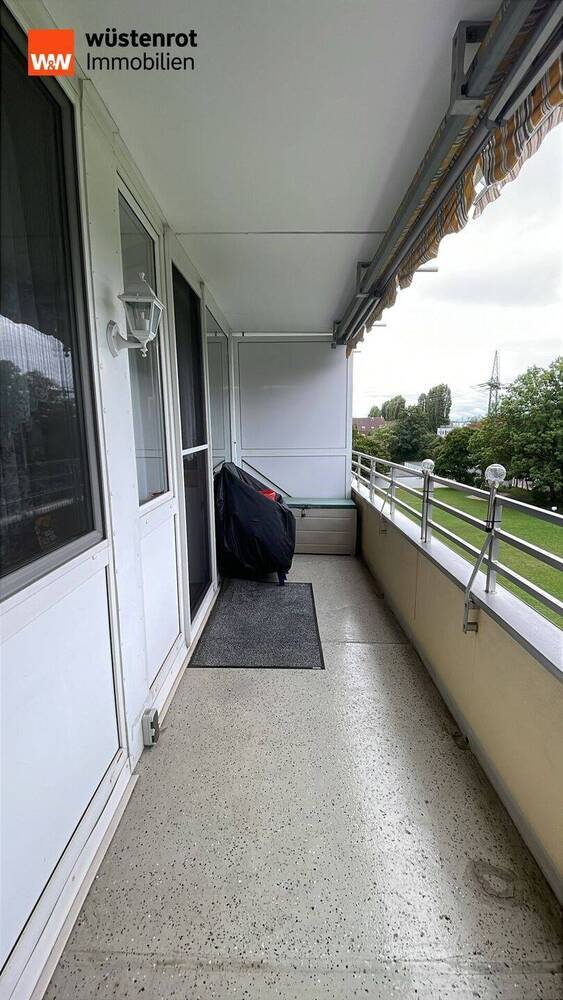 Karlsfeld, gepflegte FamilienWohnung mit ca. 79 m² Wohnfläche, große Loggia, Wohnküche, Lift, Keller