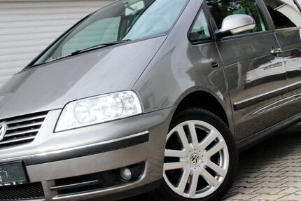 VW Sharan 65.200 km 11.990 &euro; München 81243