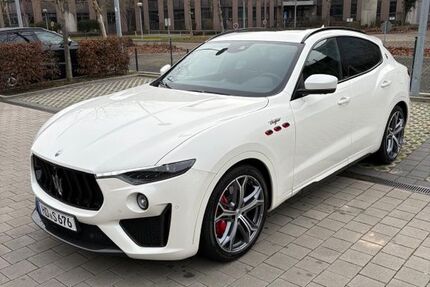 Maserati Levante 28.000 km 99.900 &euro; München 80805