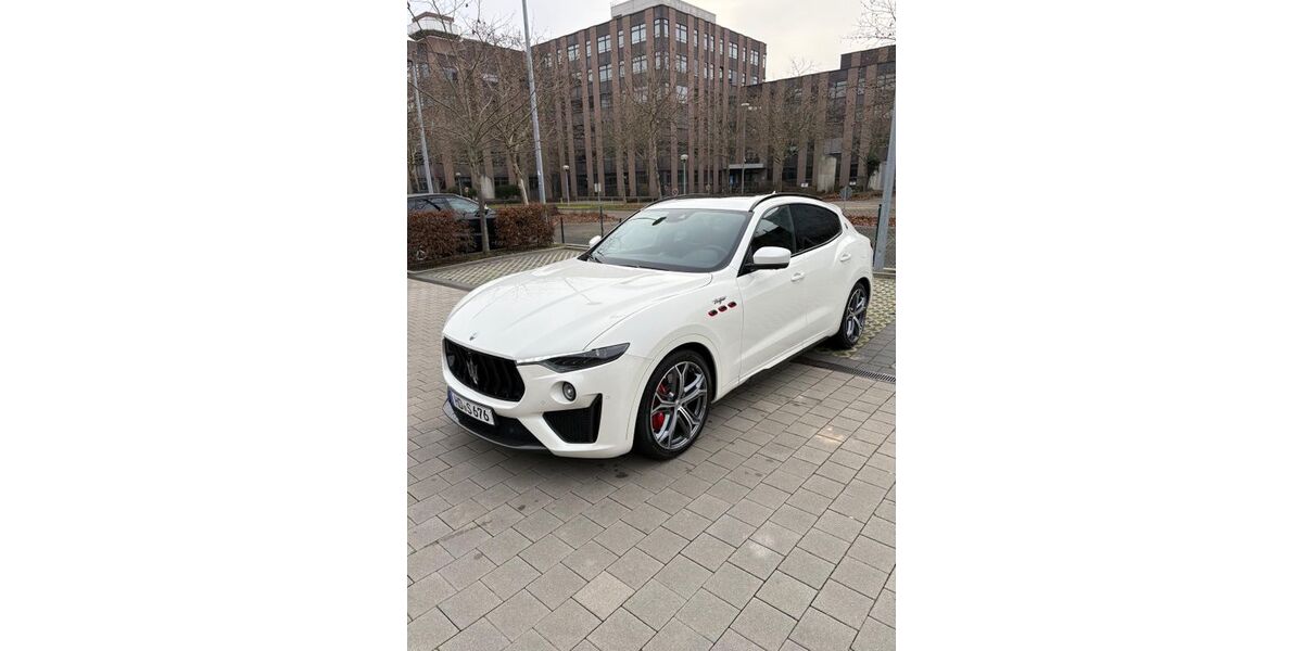 Maserati Levante 28.000 km 99.900 &euro; München 80805