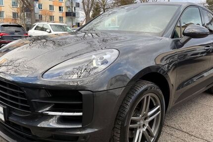 Porsche Macan 65.863 km 43.900 &euro; München 81243