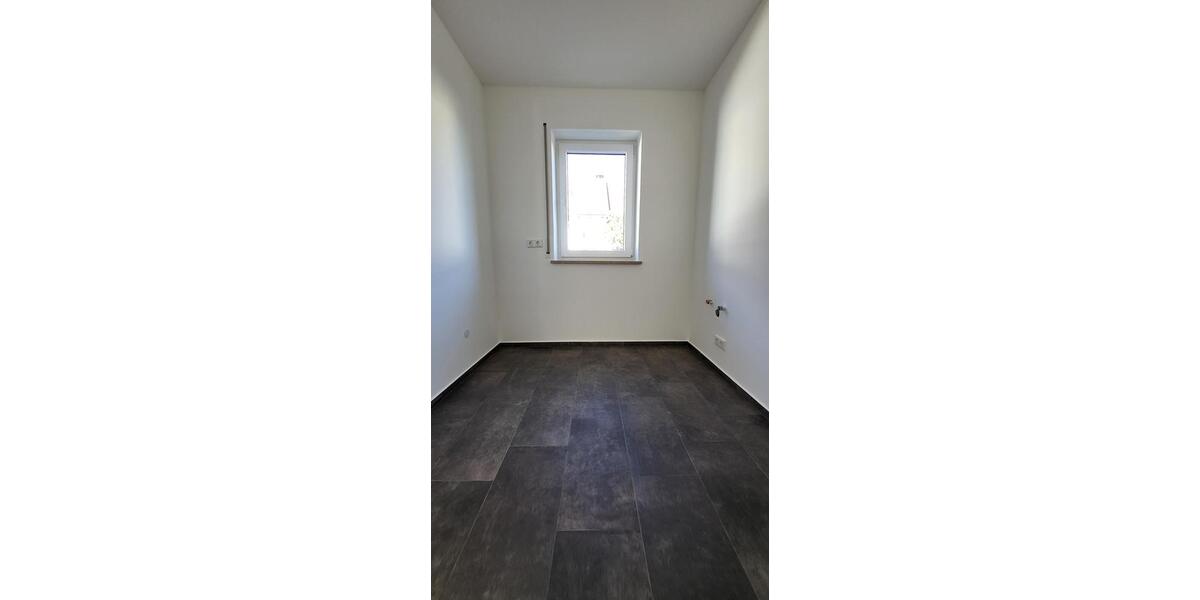 Erdgeschoßwohnung Karlsfeld - 3 Zimmer, 100 m&sup2;, 1.750&euro; | Angebot:25571950