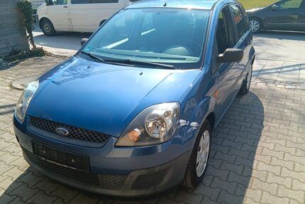 Ford Fiesta 104.744 km 2.850 &euro; München 81241