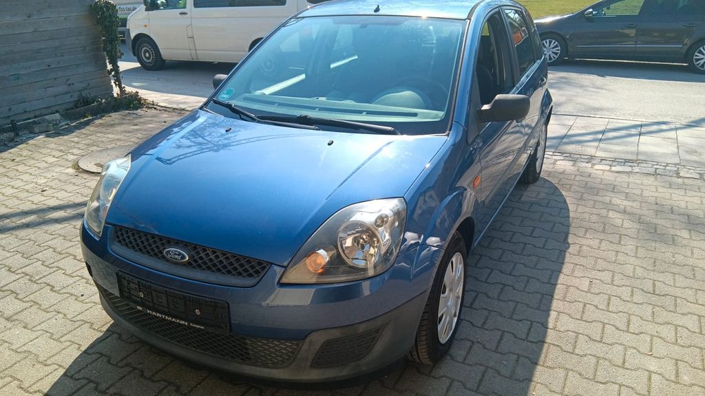 Ford Fiesta 104.744 km 2.850 &euro; München 81241