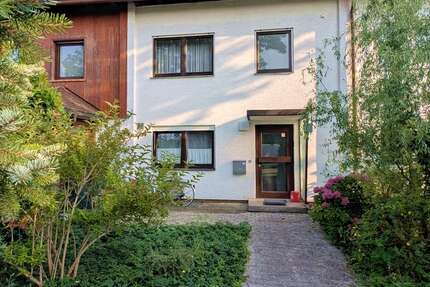 Haus zum Kaufen in München 829.000 € 144.91 m² 5 zimmer