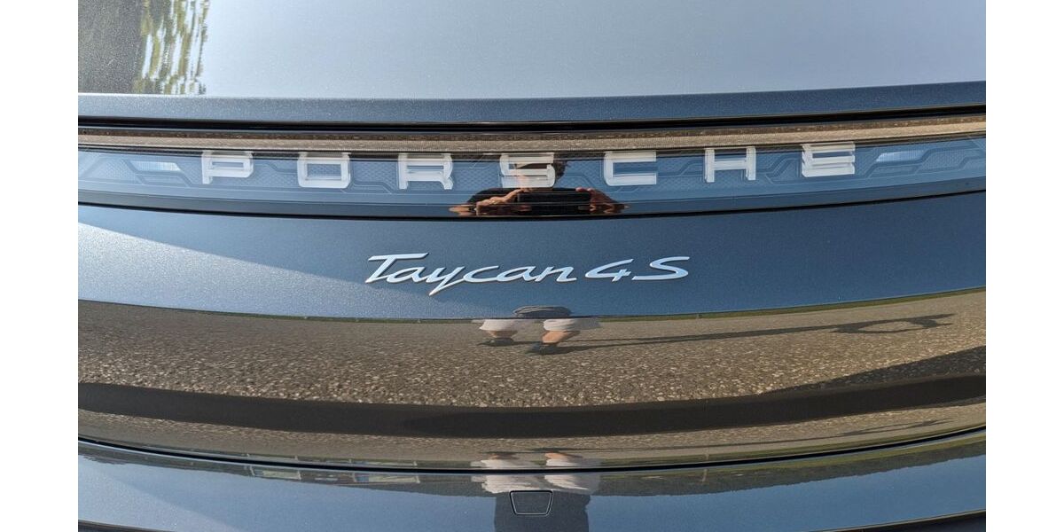 Porsche Taycan 31.000 km 71.000 &euro; München 80686