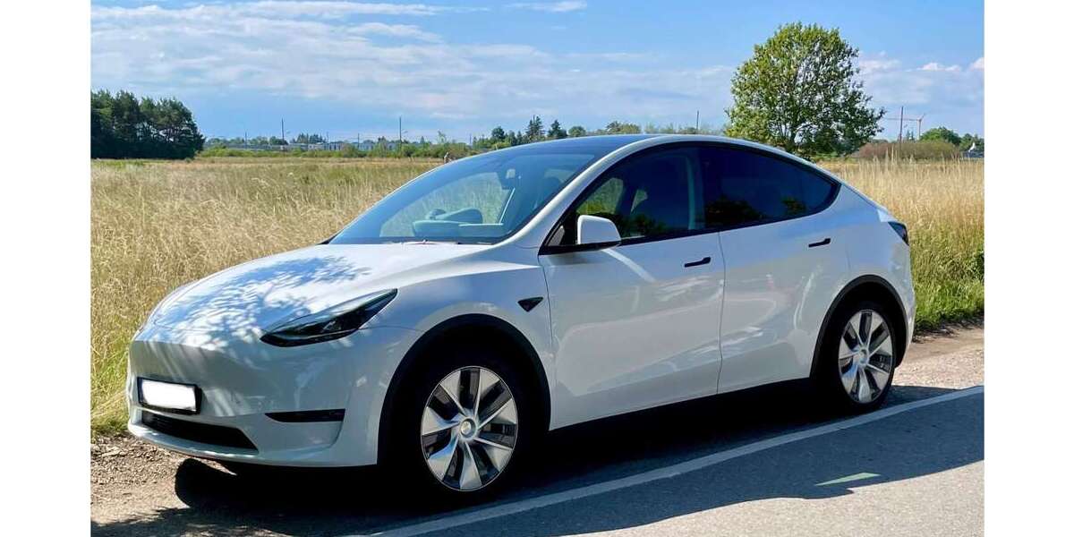Tesla Model Y 24.000 km 34.500 &euro; München 81673