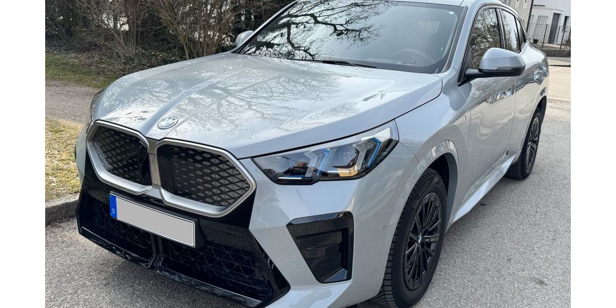 BMW iX2 18.500 km 47.500 &euro; München 81375