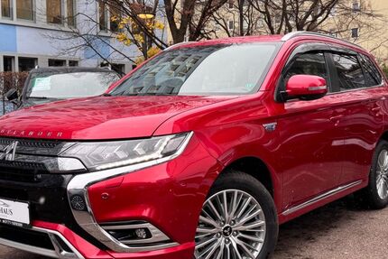 Mitsubishi Plug-in Hybrid Outlander 45.371 km 21.990 &euro; München 80636