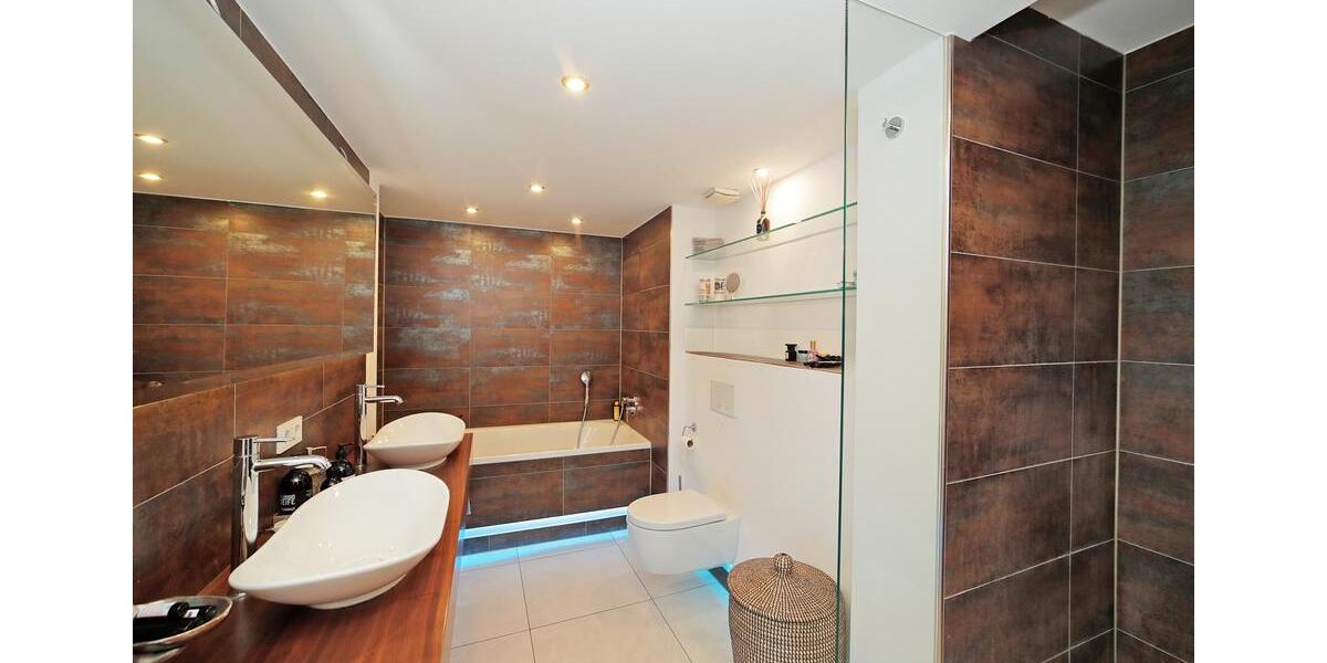 Traumlage direkt am Englischen Garten: Gehobene, lichtdurchflutete 3-Zimmer-Wohnung im Split-Level! zimmer