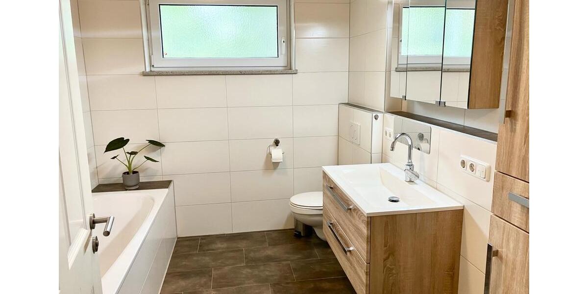 Erdgeschoßwohnung Unterschleißheim - 4 Zimmer, 107 m&sup2;, 2.100&euro; | Angebot:26413642