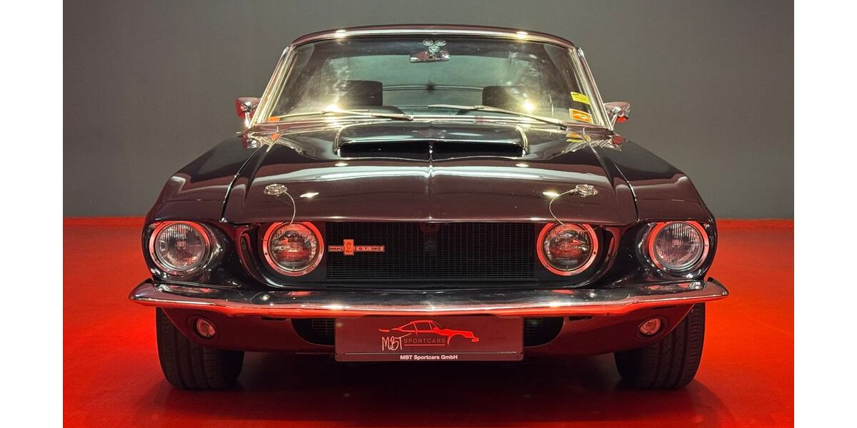 Ford Mustang 5.801 km 119.900 &euro; München 80538