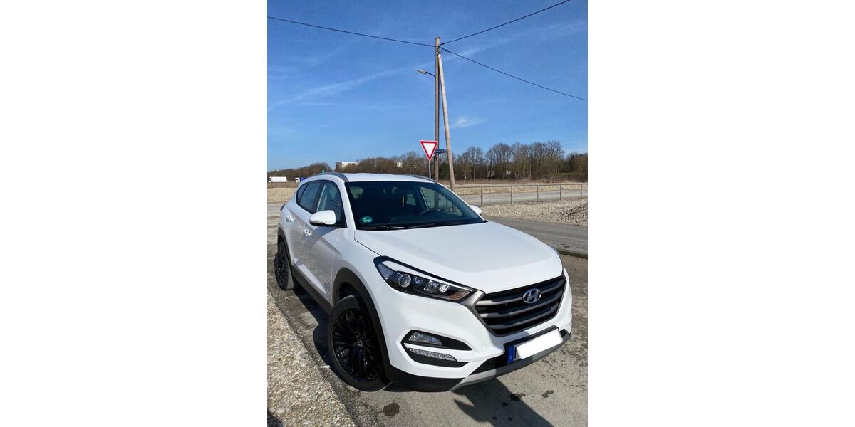 Hyundai TUCSON 69.000 km 15.500 &euro; München 81249