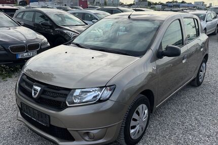 Dacia Sandero 127.000 km 2.990 &euro; München 81829