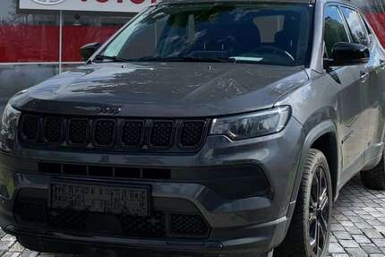 Jeep Compass 68.336 km 18.890 € München 80807