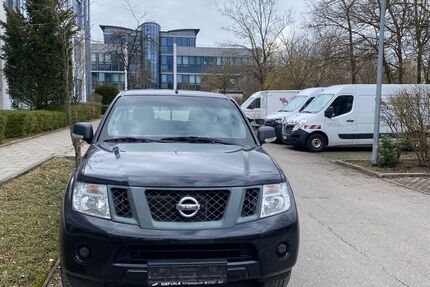 Nissan Navara 186.000 km 8.500 &euro; Feldkirchen 85622