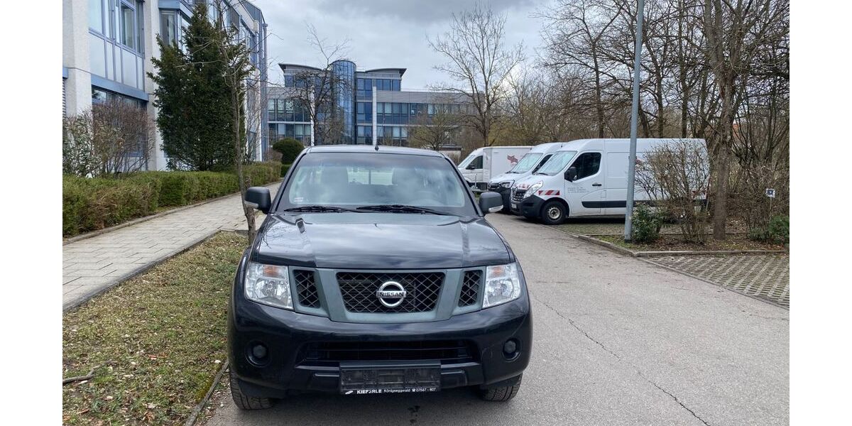 Nissan Navara 186.000 km 8.500 &euro; Feldkirchen 85622