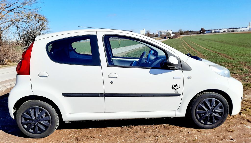 Peugeot 107 57.422 km 3.200 &euro; München 81739