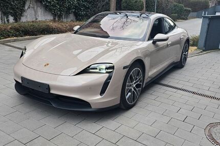 Porsche Taycan 26.500 km 64.799 &euro; München 80689