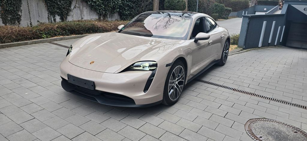 Porsche Taycan 26.500 km 64.799 &euro; München 80689
