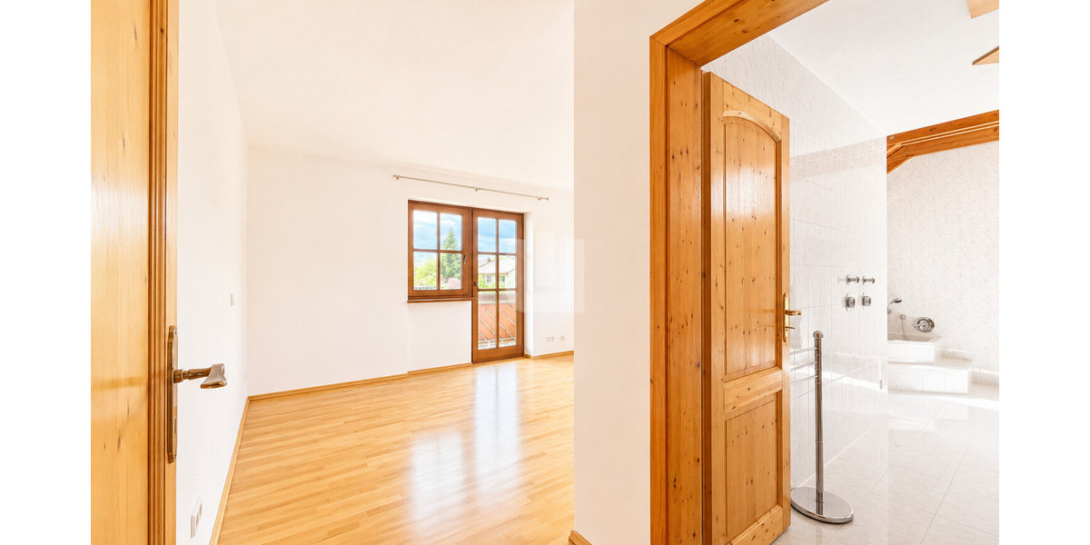 WINDISCH – Moderne und großzügige 4-Zimmer-Wohnung nahe 5-Seen-Land – ideal für Paare – bezugsfrei! - Etagenwohnung Schöngeising | Angebot:26744889