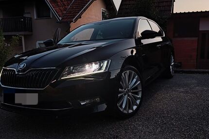 Skoda Superb 77.000 km 19.600 &euro; München 81375