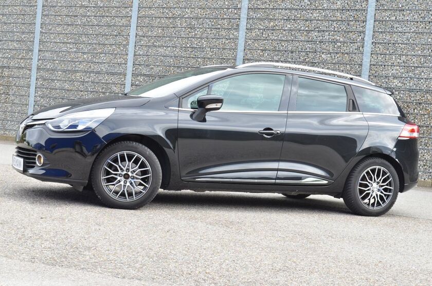 Renault Clio 66.300 km 8.480 € München 81243