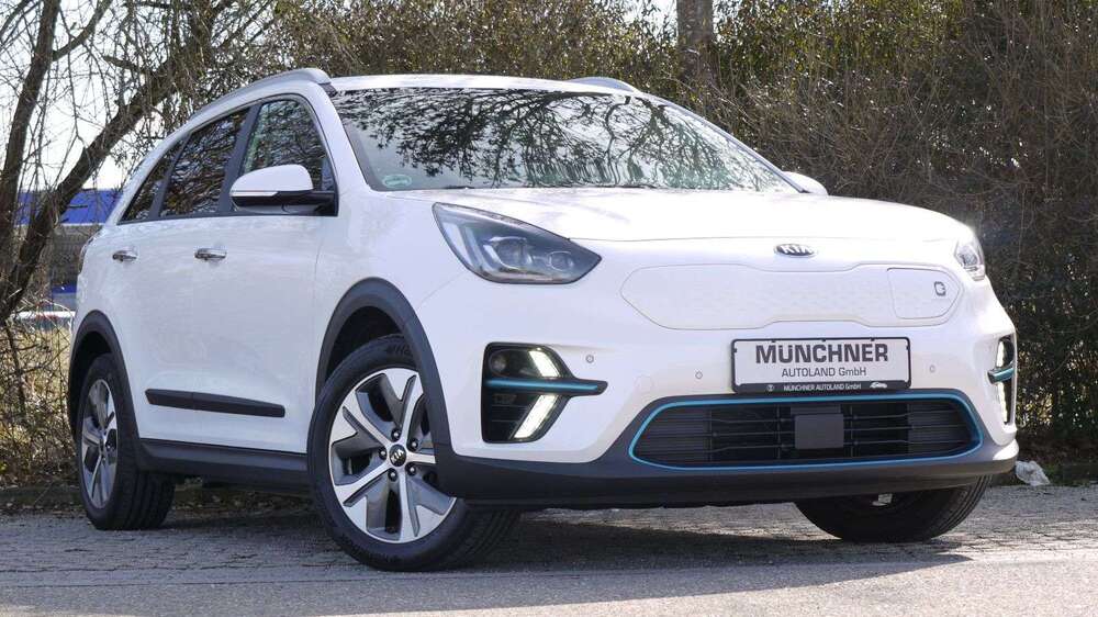 Kia Niro 75.000 km 16.999 &euro; München 81243