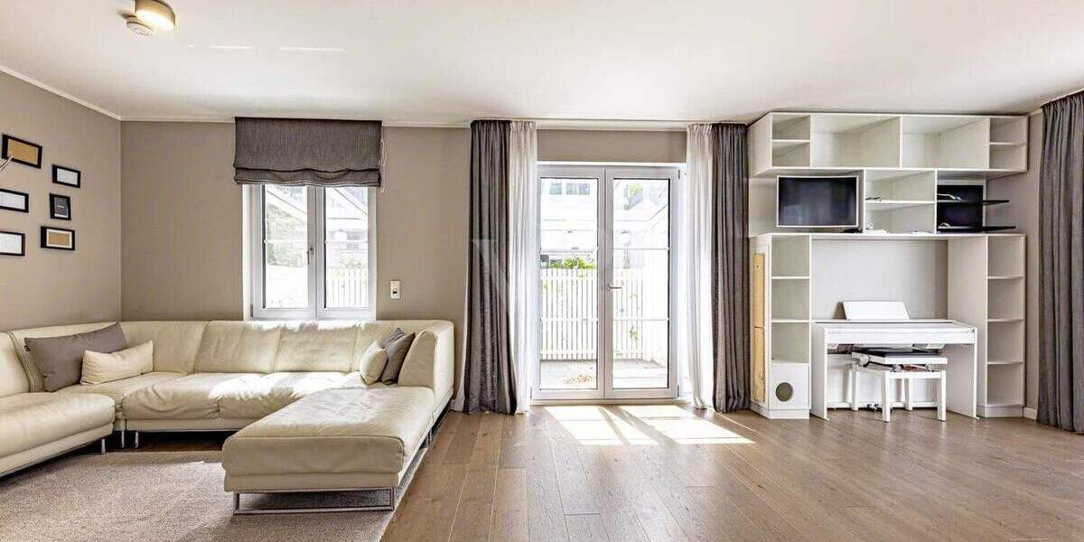 Stilvolle Doppelhaushälfte mit hochwertigem Interieur und nachhaltigem Energiekonzept 6 zimmer