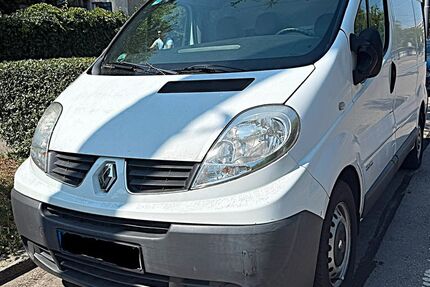 Renault Trafic 73.300 km 10.999 &euro; München 80636