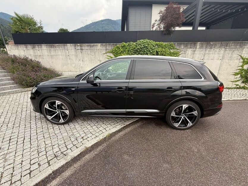Q7