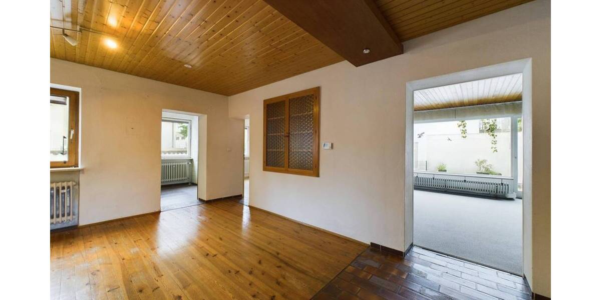 Altbestand auf 454m² Grundstück 5 zimmer