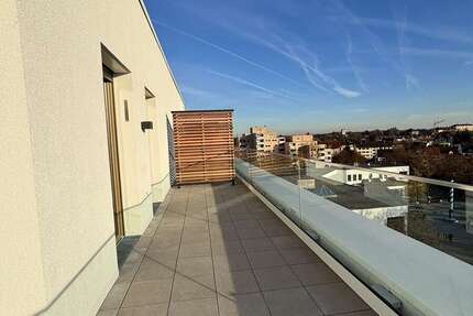 Wohnung zum Mieten in Oberschleißheim 2.150 € 98.04 m² 3 zimmer