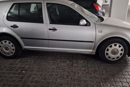 VW Golf 213.000 km 2.200 &euro; Fürstenfeldbruck 82256