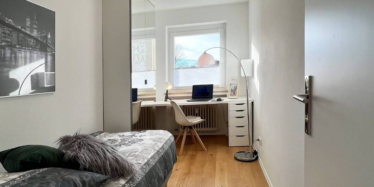 Etagenwohnung München Schwabing-Freimann - 4 Zimmer, 92 m&sup2;, 2.950&euro; | Angebot:26875713