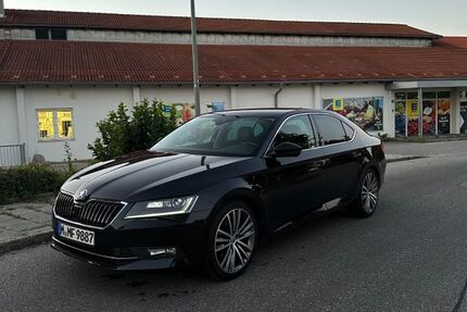 Skoda Superb 237.000 km 13.490 &euro; München 81825