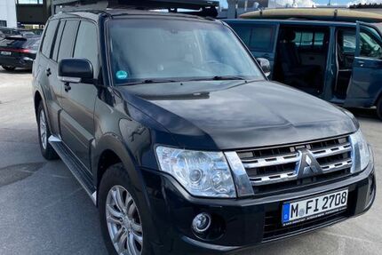 Mitsubishi Pajero 241.800 km 17.199 &euro; München 80637
