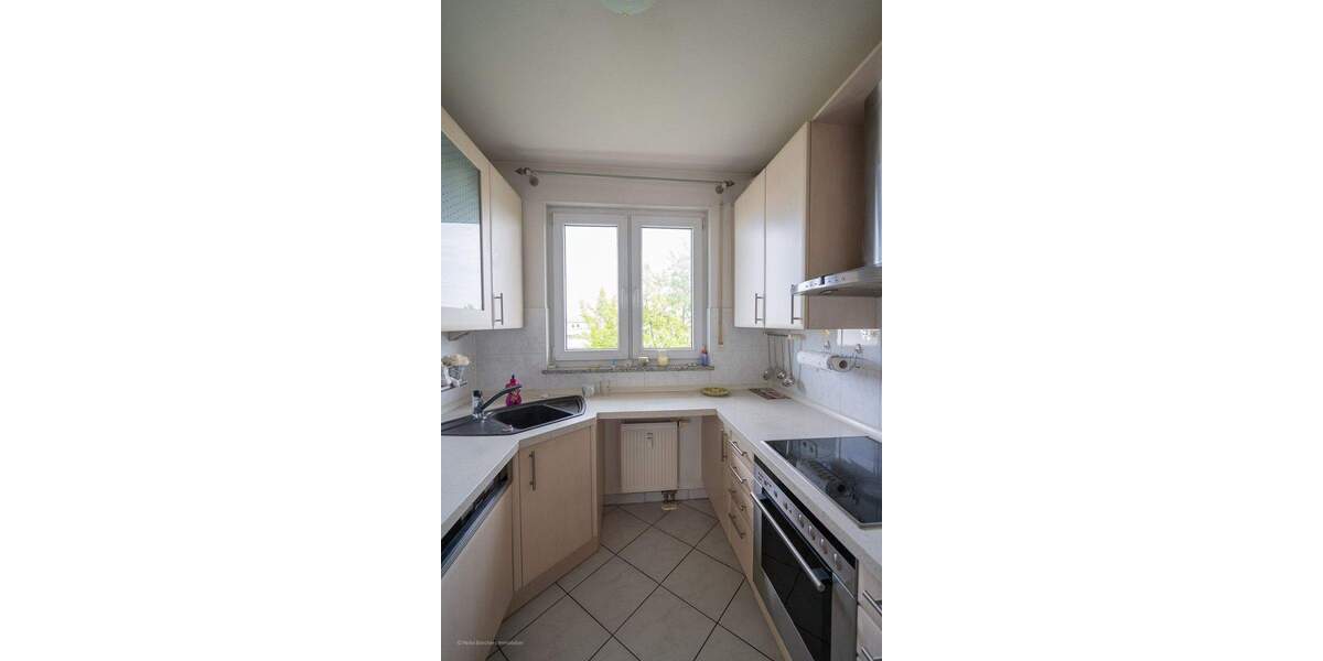 ***Heike Borchers Immobilien***Attraktive Dachterrassenwohnung im Herzen Unterhachings*** 3 zimmer