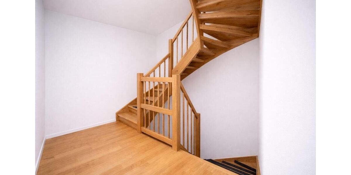 Exklusives Neubau-Reihenmittelhaus – Erstbezug in Kirchseeon vom Eigentümer 6 zimmer