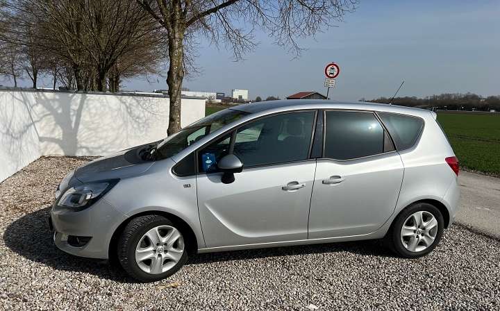 Opel Meriva 111.788 km 6.399 &euro; Neufahrn 85375
