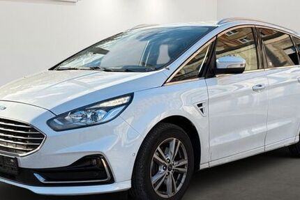 Ford S-Max 169.000 km 15.900 € München 81243