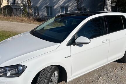 VW Golf 152.579 km 7.900 &euro; München 81677