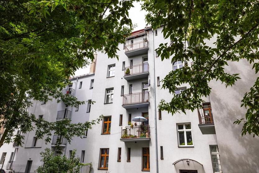 Gleiwitz 3-Zimmer-Wohnung 100m2, möbliert, Mietshaus im Zentrum