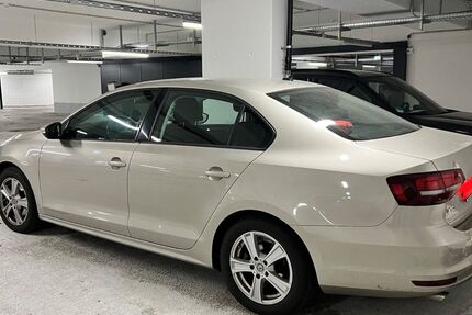 VW Jetta 130.000 km 8.400 &euro; München 80939