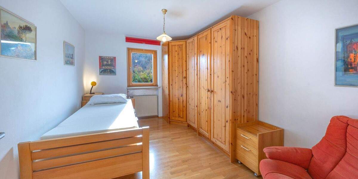 Reihenendhaus Fürstenfeldbruck - 8 Zimmer, 200 m&sup2;, 940.000&euro; | Angebot:25691105
