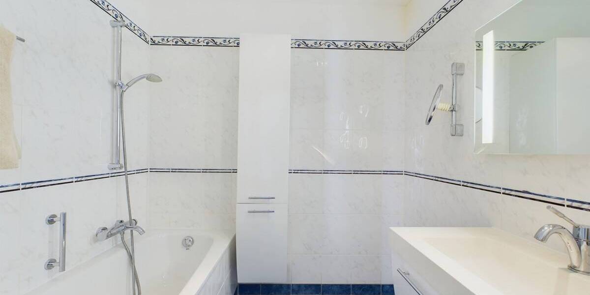 Etagenwohnung München Bogenhausen - 3 Zimmer, 93 m&sup2;, 2.200&euro; | Angebot:26487108