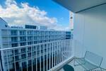 All Inclusive, Urban High Level Design Apartment mit Terrasse oder Balkon