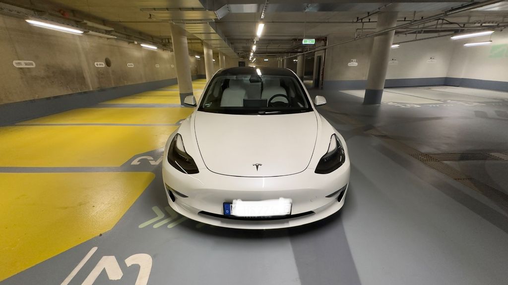 Tesla Model 3 47.000 km 30.000 &euro; München 81673